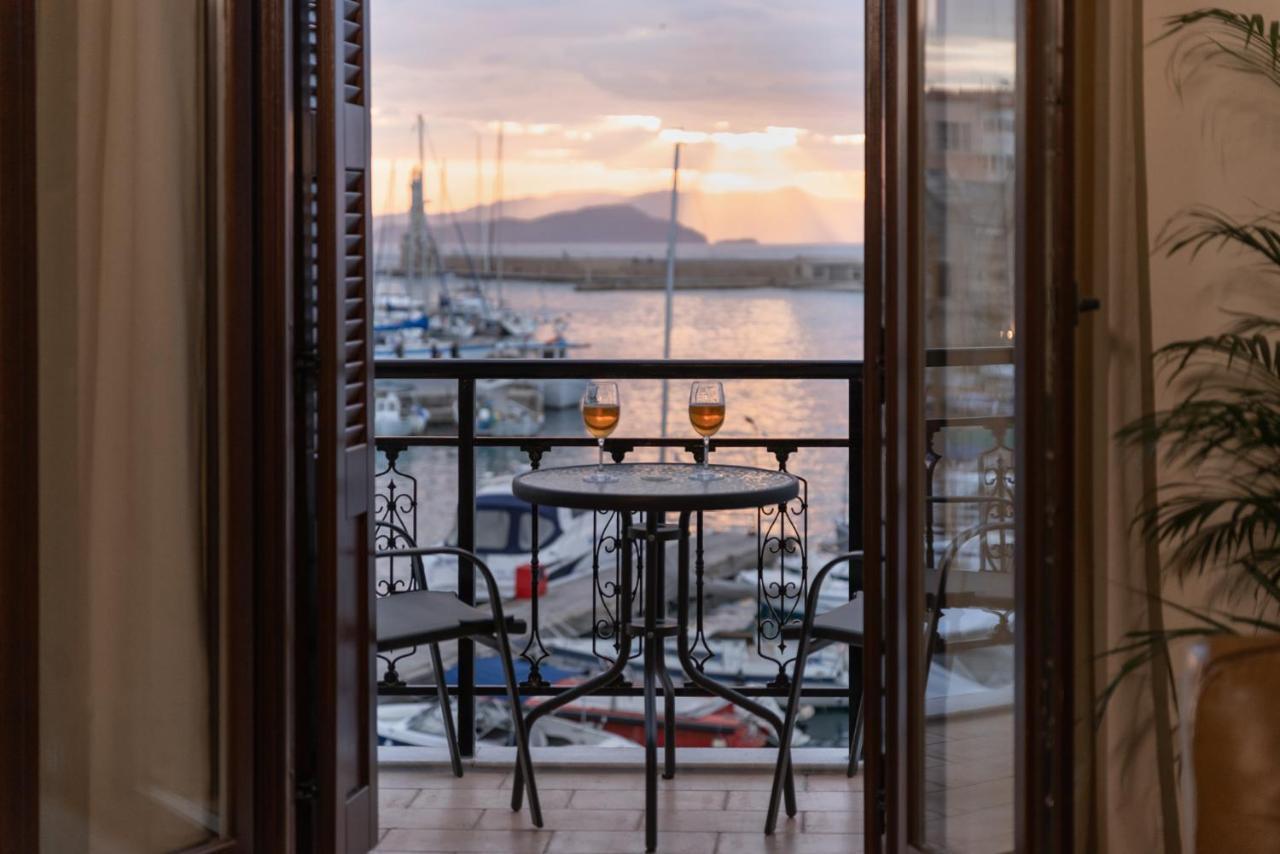 Destino Home Overlooking The Venetian Port Of Chania Chania  Ngoại thất bức ảnh